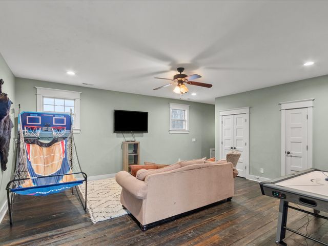 950 Puncheon Branch Rd, Minor Hill, TN 38473