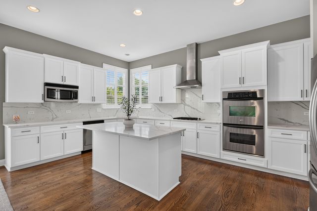 1113 Ashley Lane, Inverness, IL 60010