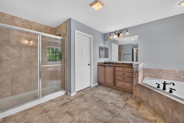 1113 Ashley Lane, Inverness, IL 60010