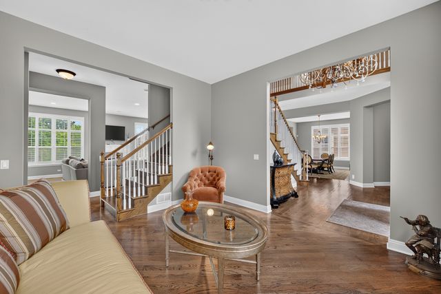 1113 Ashley Lane, Inverness, IL 60010
