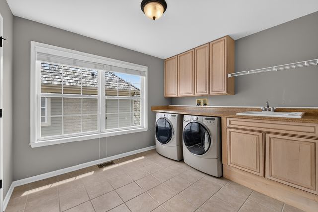 1113 Ashley Lane, Inverness, IL 60010