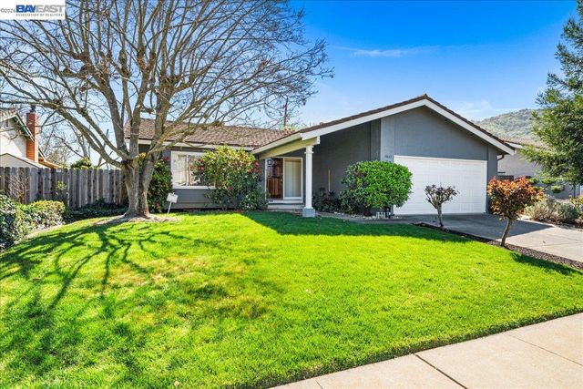 3647 Ashwood Dr, Pleasanton, CA 94588