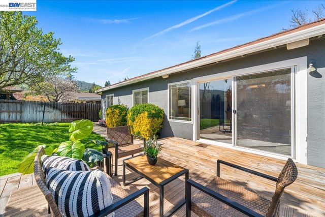 3647 Ashwood Dr, Pleasanton, CA 94588