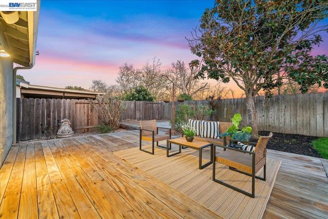 3647 Ashwood Dr, Pleasanton, CA 94588