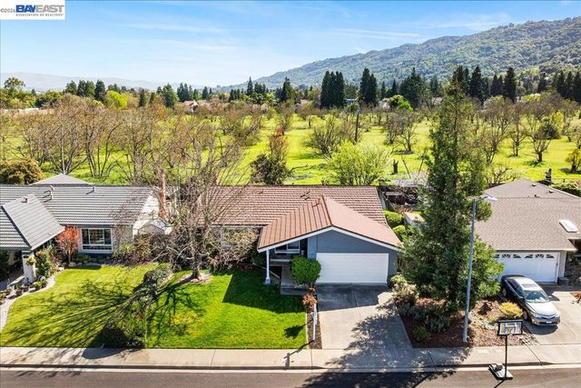 3647 Ashwood Dr, Pleasanton, CA 94588