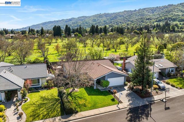 3647 Ashwood Dr, Pleasanton, CA 94588