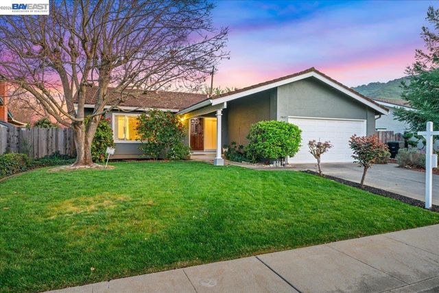 3647 Ashwood Dr, Pleasanton, CA 94588