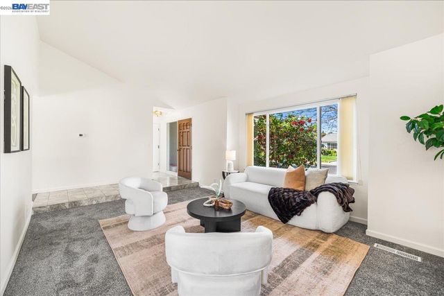 3647 Ashwood Dr, Pleasanton, CA 94588