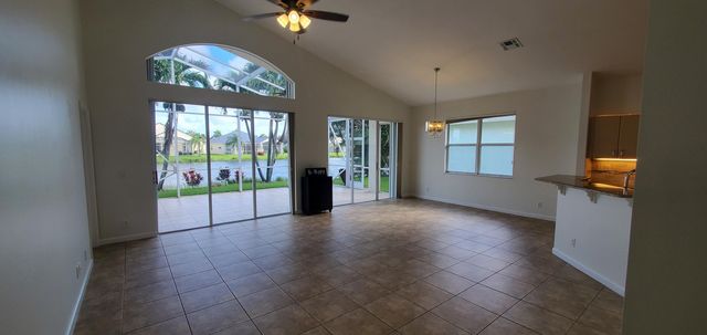 122 NW Swann Mill Circle, Port St. Lucie, Port St Lucie, FL 34986