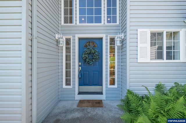 1801 SW Boxwood Ln, Dallas, OR 97338