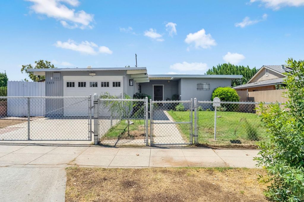 1015 Jones Avenue, Fresno, CA 93706
