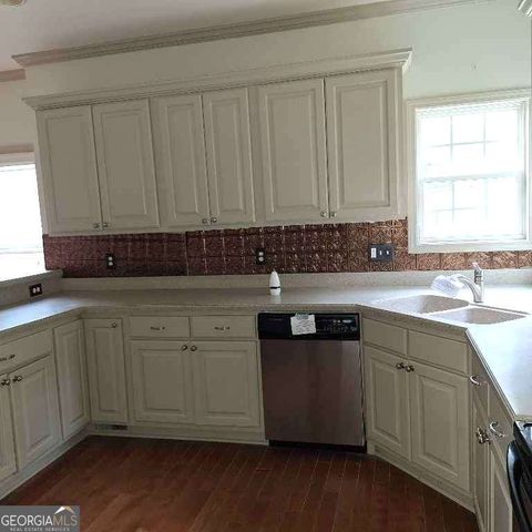 226 Hidden Falls Drive, Hull, GA 30646