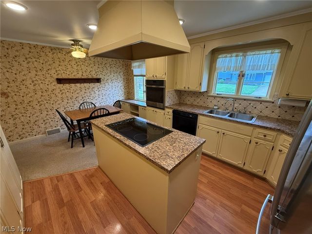 120 E 21st Street, Dover, OH 44622
