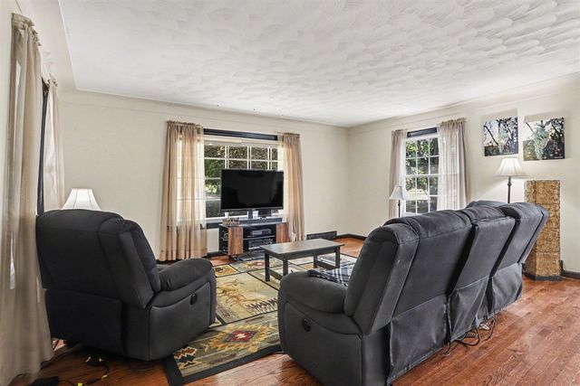 8716 S Westnedge Avenue, Portage, MI 49002
