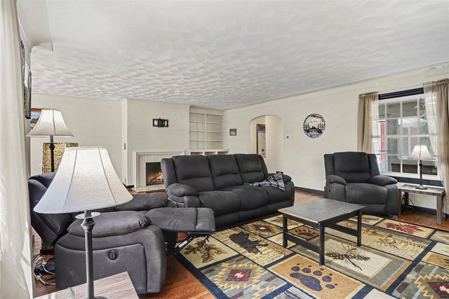 8716 S Westnedge Avenue, Portage, MI 49002