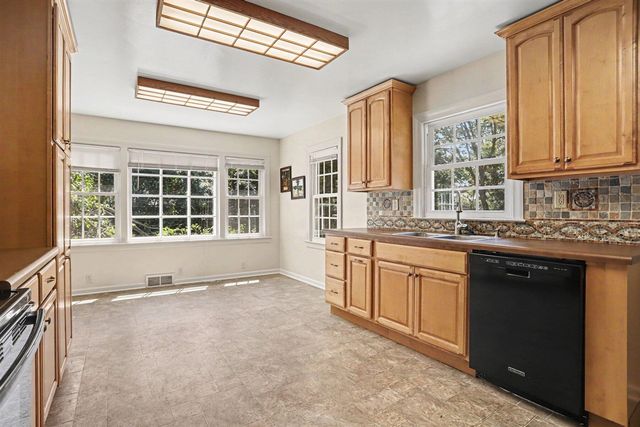 8716 S Westnedge Avenue, Portage, MI 49002