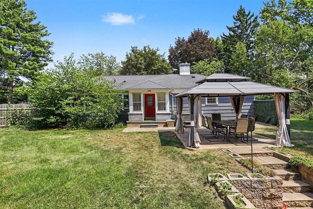 8716 S Westnedge Avenue, Portage, MI 49002