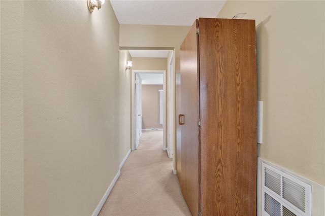 1110 28th St Se, Cedar Rapids, IA 52403