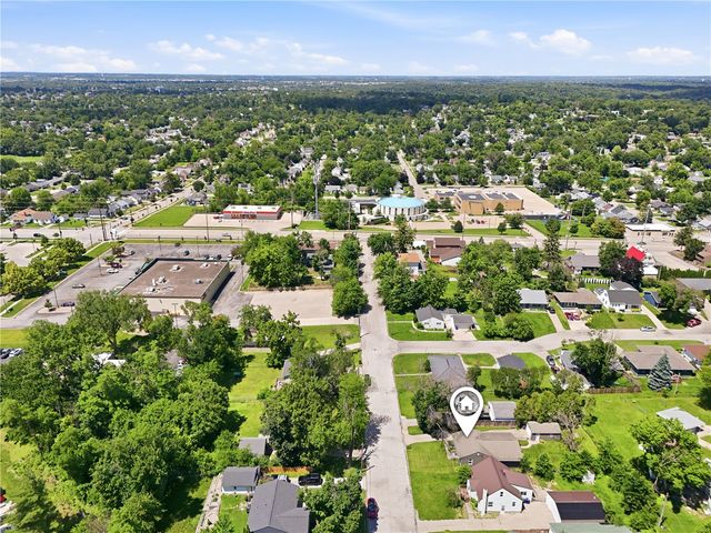 1110 28th St Se, Cedar Rapids, IA 52403
