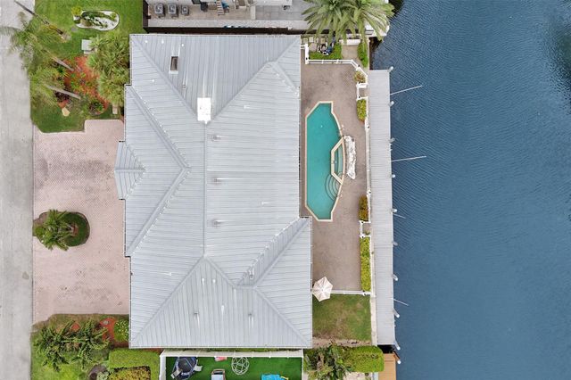 3721 NE 30th Ave, Lighthouse Point, FL 33064