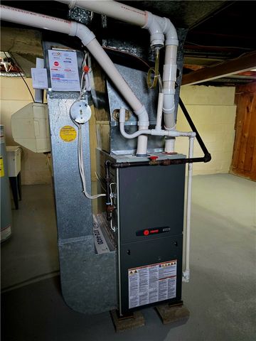 146 Burwell Road, Irondequoit, NY 14617