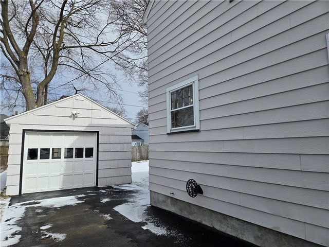 146 Burwell Road, Irondequoit, NY 14617