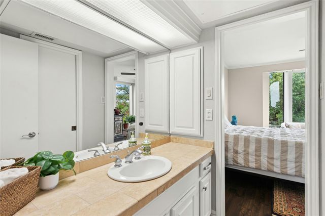 122 World Of Tennis SQ, Lakeway, TX 78738