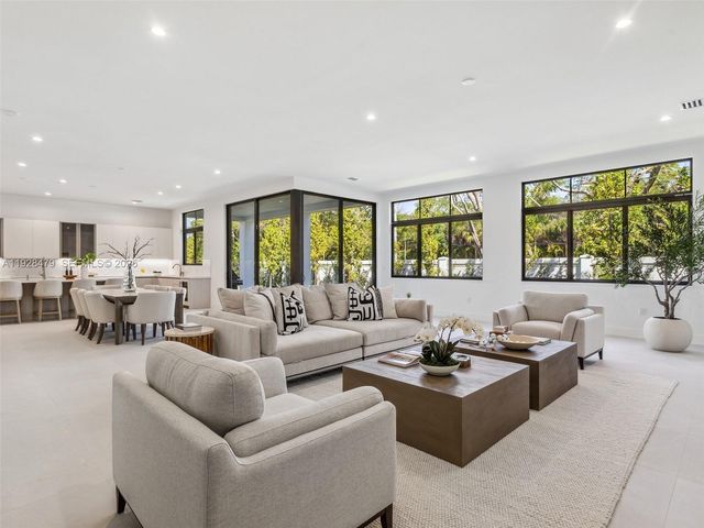 7285 SW 72nd Ter, Miami, FL 33143