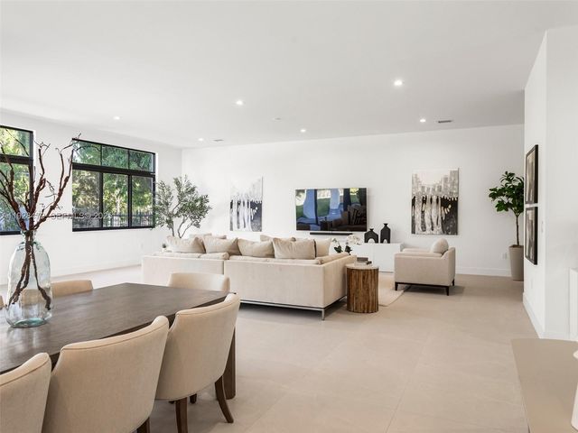 7285 SW 72nd Ter, Miami, FL 33143