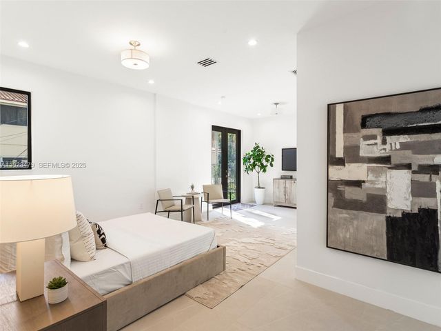 7285 SW 72nd Ter, Miami, FL 33143