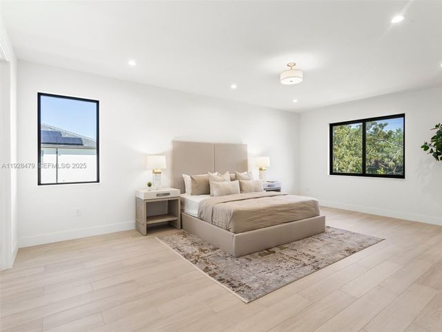 7285 SW 72nd Ter, Miami, FL 33143