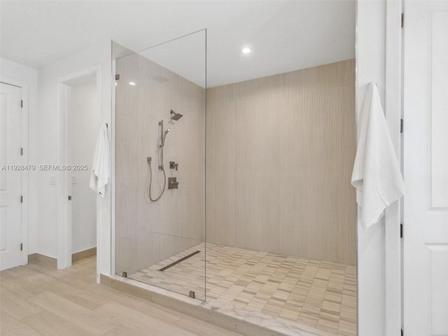 7285 SW 72nd Ter, Miami, FL 33143