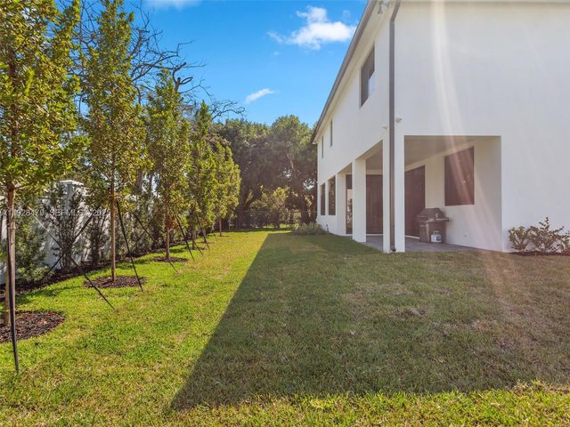 7285 SW 72nd Ter, Miami, FL 33143