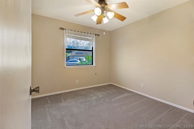1079 E 137th Street, Glenpool, OK 74033