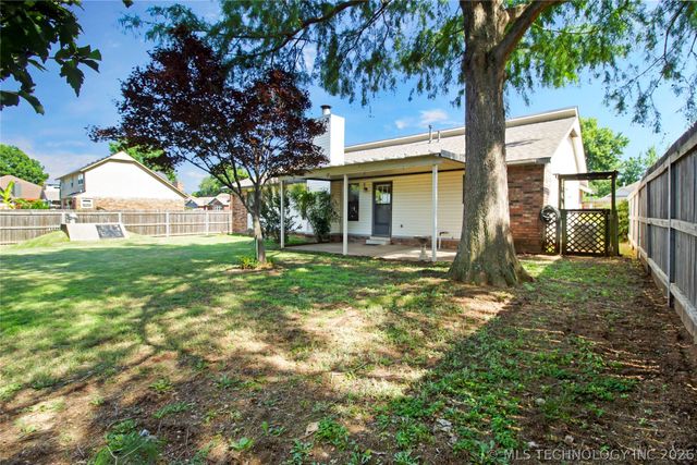 1079 E 137th Street, Glenpool, OK 74033