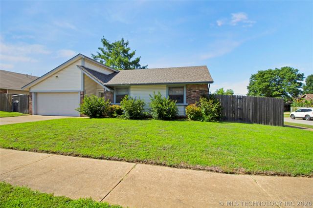 1079 E 137th Street, Glenpool, OK 74033