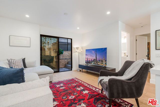 3850 Udell Court, Los Angeles, CA 90027