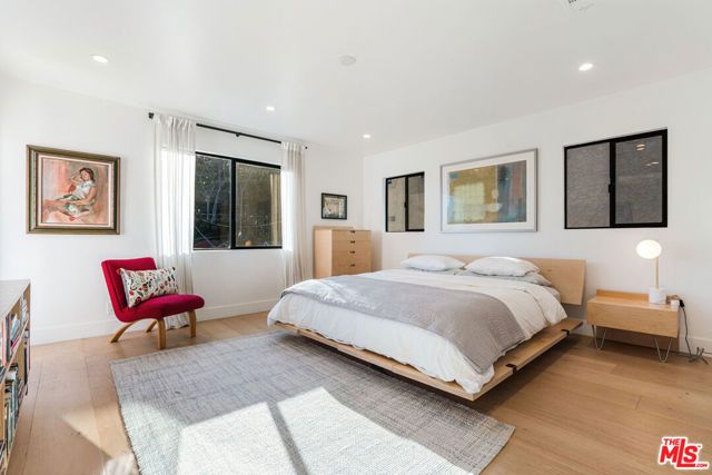 3850 Udell Court, Los Angeles, CA 90027