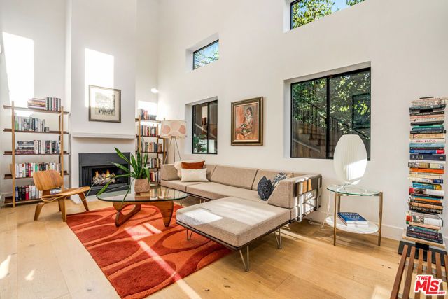 3850 Udell Court, Los Angeles, CA 90027