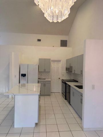 5790 Coach House Circle G, Boca Raton, FL 33486