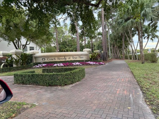 5790 Coach House Circle G, Boca Raton, FL 33486