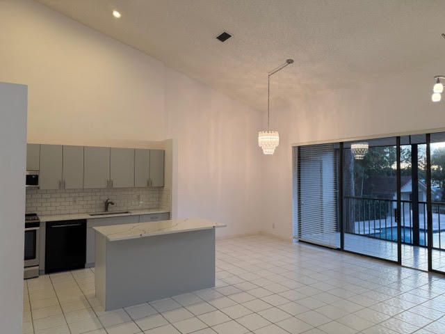 5790 Coach House Circle G, Boca Raton, FL 33486