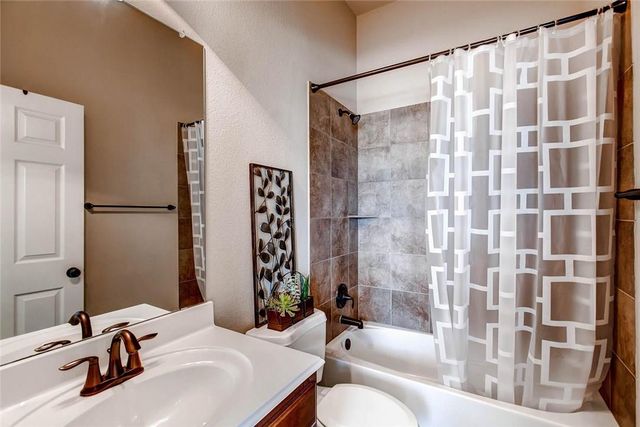 21817 Agarito LN, Spicewood, TX 78669