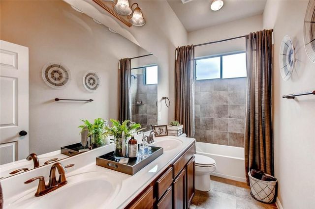 21817 Agarito LN, Spicewood, TX 78669