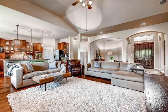 21817 Agarito LN, Spicewood, TX 78669