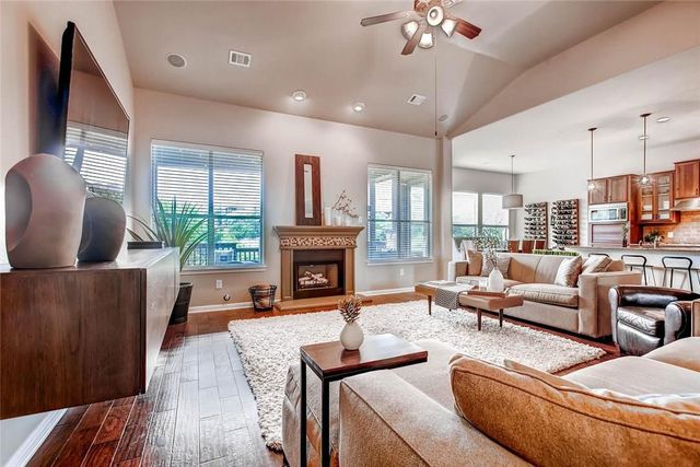 21817 Agarito LN, Spicewood, TX 78669