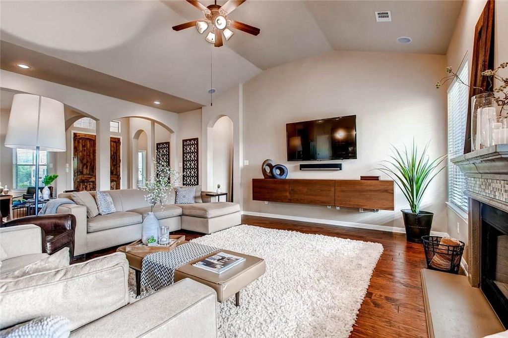 21817 Agarito LN, Spicewood, TX 78669