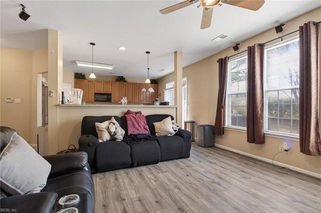 2006 Silver Charm CIR, Suffolk, VA 23435