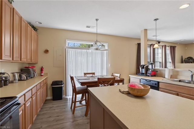 2006 Silver Charm CIR, Suffolk, VA 23435