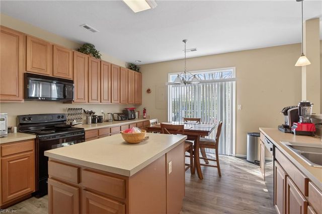 2006 Silver Charm CIR, Suffolk, VA 23435